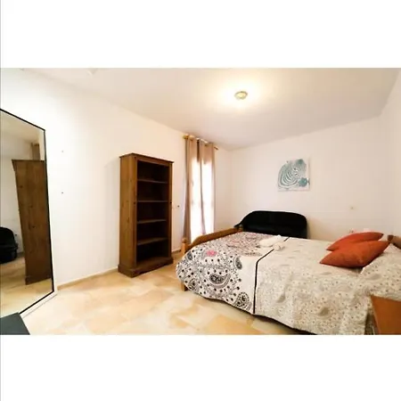 Дом отдыха Estrella House *